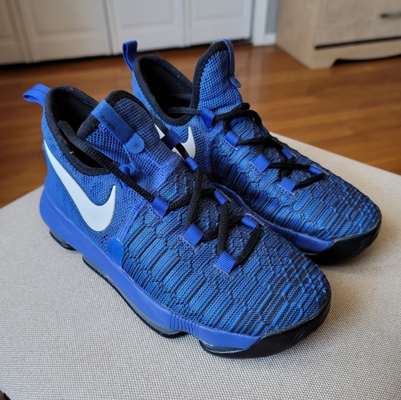 NIKE Boys KD Kevin Durant Sneakers, Size